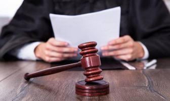 Indemnización para un trabajador de ETT accidentado que no fue formado sobre los riesgos Coordinación de actividades con las ETT
