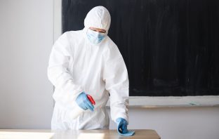 ¿Qué obligaciones con contratas y alumnos tienen los centros educativos ante nuevo escenario COVID? Vuelta al colegio COVID