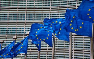 La Comisión Europea publica el documento de aplicación de la DIR 96/71/CE sobre el desplazamiento de trabajadores