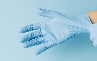 El INSST publica la nueva NTP 1143 Guantes de protección contra microorganismos https://www.coordinacionempresarial.com/guantes-proteccion-contra-microorganismos/